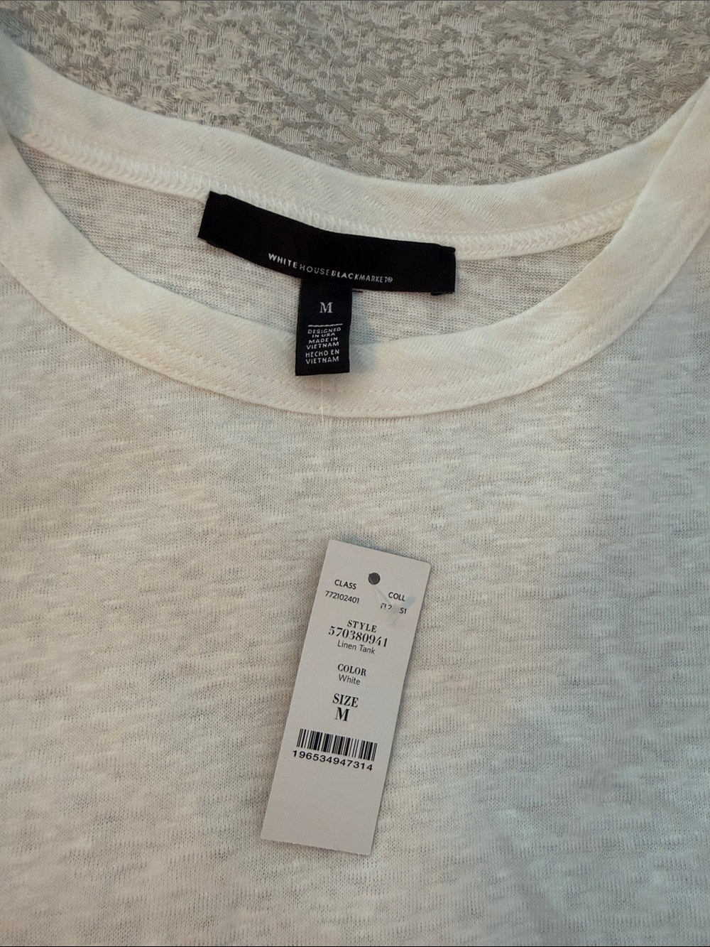 Basic Sleeveless Tank Top - Picture 2 of 3